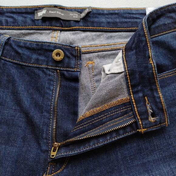 L Levi's Women Demi Curve Dark Blue Wash Mid Rise Boot Bootcut Denim Jeans 16 33 - Picture 11 of 11